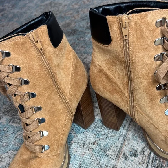 Steve Madden Breccan Tan and Black Lace-Up Block Heel Boots -‎ 10 - Picture 10 of 15